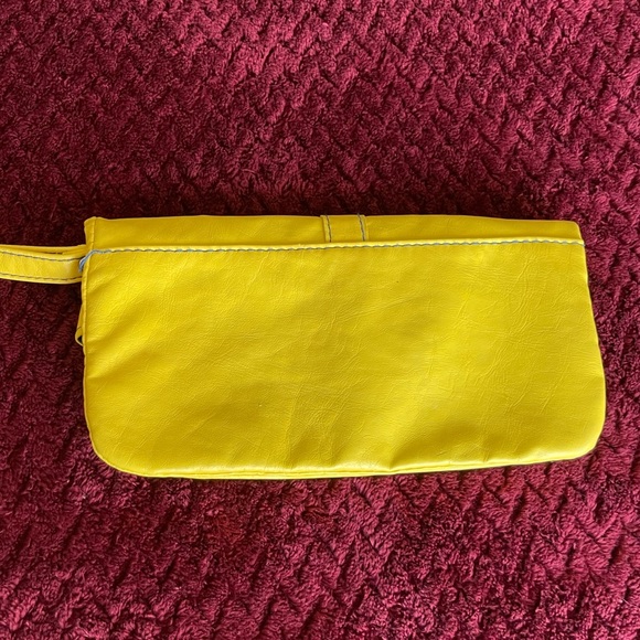 🍋 Vintage Yellow Folding Wallet - Picture 2 of 8
